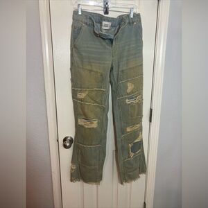 Urban outfitter BDG Olive Distressed Relaxed Jeans boot cut size 30